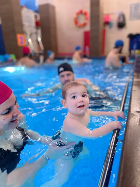 Aquanadons - Escola de natació per a nadons en Calella - foto 2