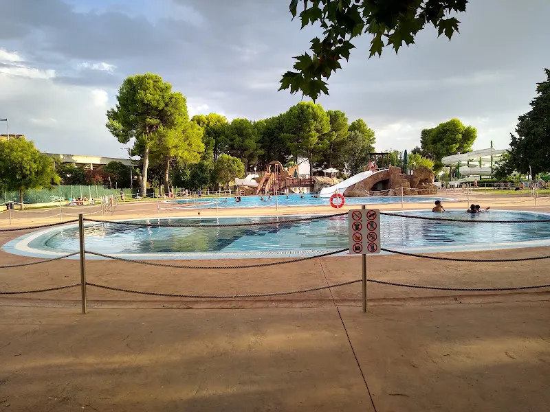 Piscinas Parque Acuático en Monzón - foto 2
