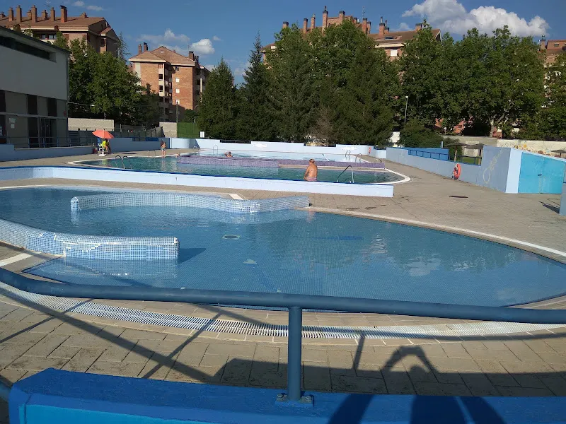 Piscinas Públicas - Piscina pública en Jaca - foto 2