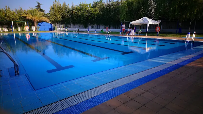 Polideportivo Municipal Huévar del Aljarafe - Polideportivo en Huevar del Aljarafe - foto 2