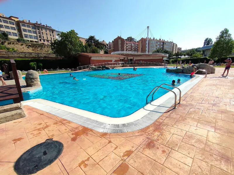 Piscinas Municipales 🏊🏼 de Haro El Ferial - Piscinas en Haro - foto 2