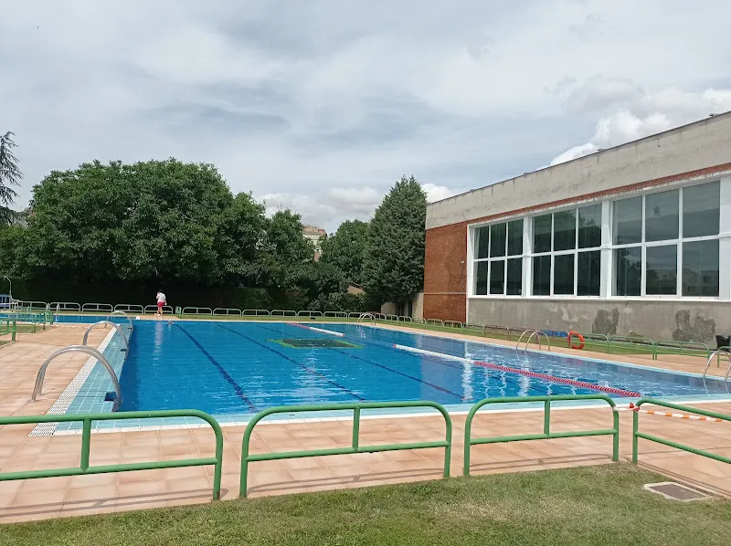 Piscina Municipal De Astorga Don Gerardo García Crespo - Astorga