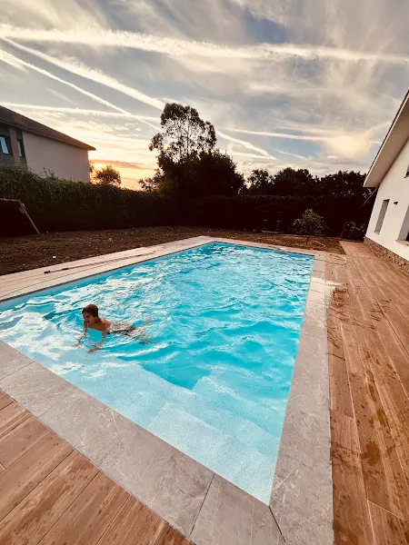 Poolwolkers - Piscinas en Gozon - foto 2