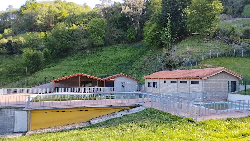 Piscina - Mieres