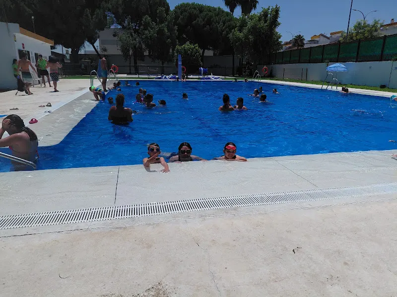 Piscina municipal - Piscina en Santiponce - foto 2