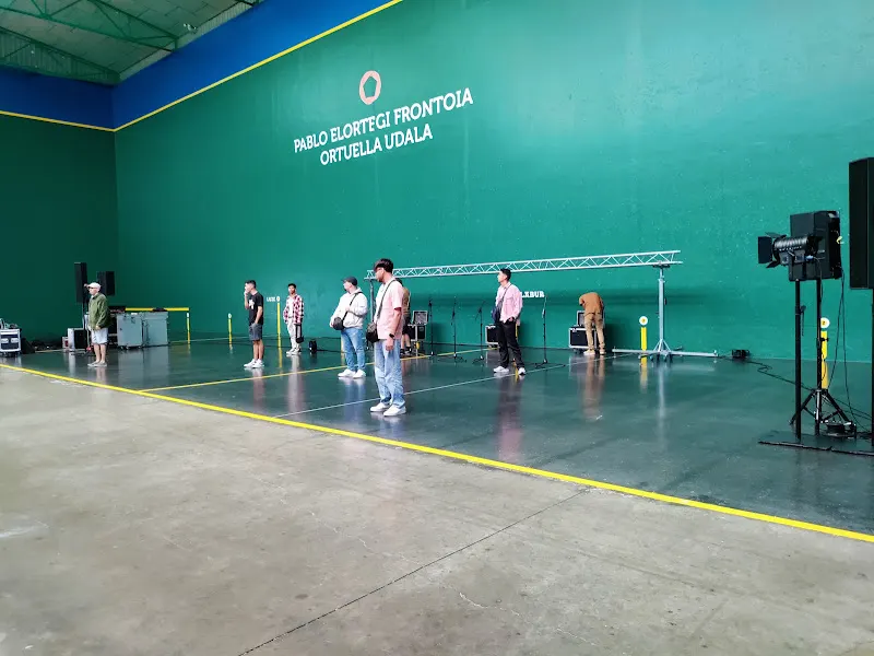 Frontón Municipal de Ortuella-Pablo Elortegi Pilotalekua - Centro deportivo en Ortuella - foto 4