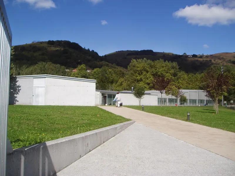 Instalación Deportiva Municipal Giltxaurdi - Centro deportivo en Baztan - foto 2