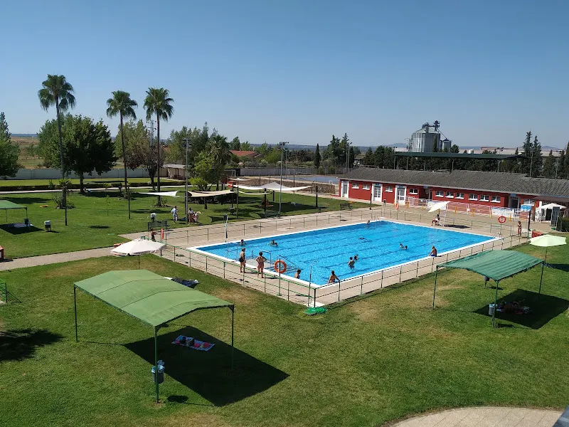 Piscinas Municipales De Moraleja - Moraleja