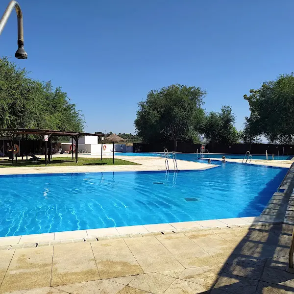 Piscina Municipal de Almodóvar del Río - Córdoba