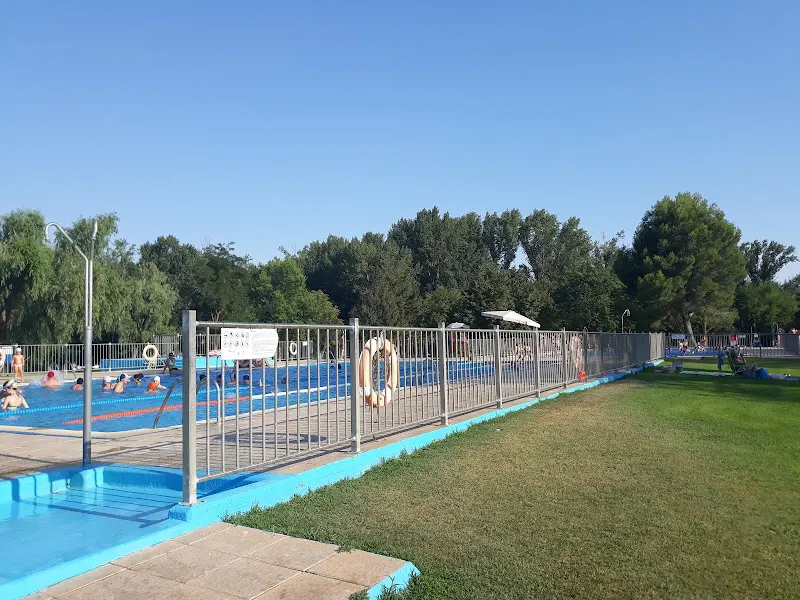 Piscina de verano Zuera - Piscina en Zuera - foto 2