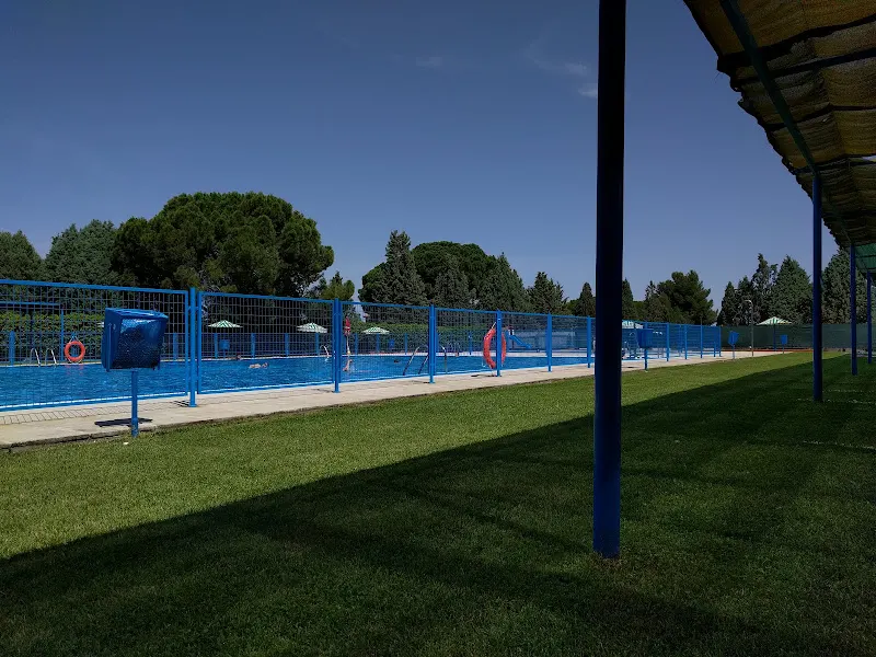 Piscina Pública Municipal de Olías del Rey. - Piscina pública en Olias del Rey - foto 2