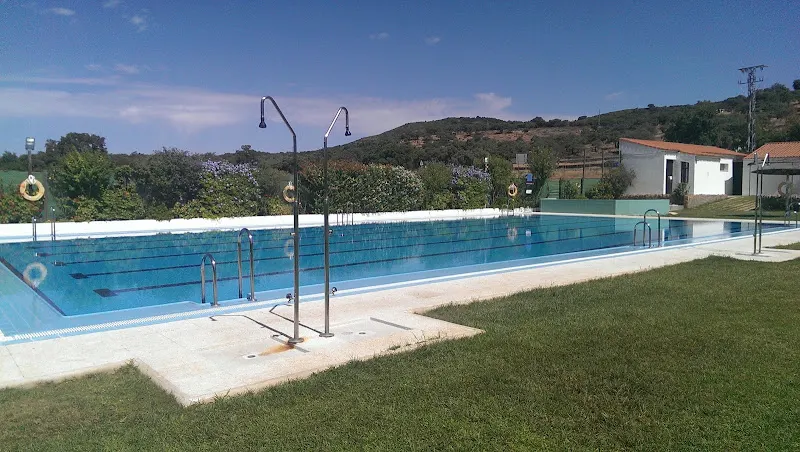 Piscina Municipal - Piscina pública en Villanueva del Ariscal - foto 2