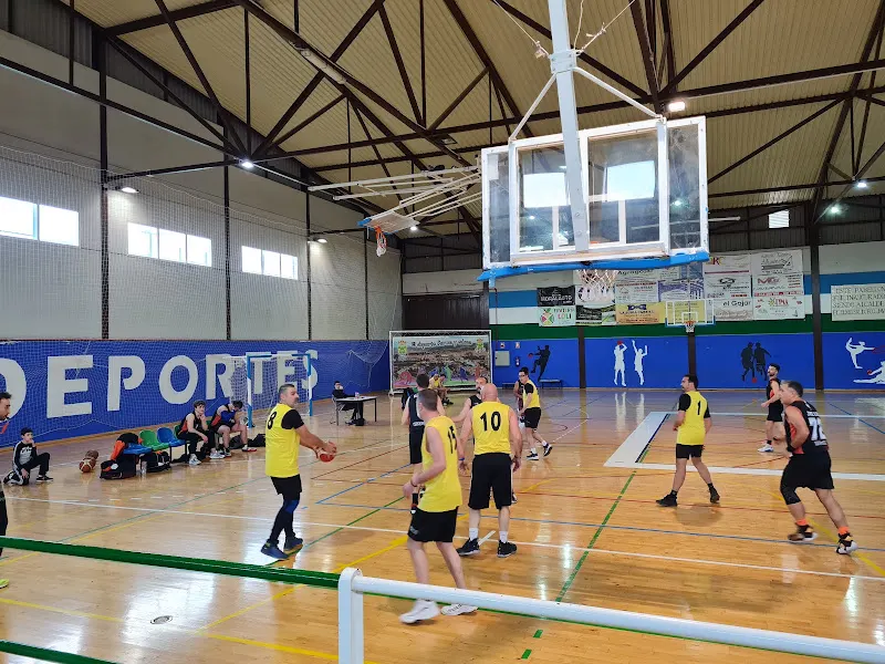 Pabellón Deportivo De Gojar - Polideportivo en Gojar - foto 2
