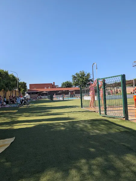 Piscina municipal de Yepes - Iris Agudo - Yepes