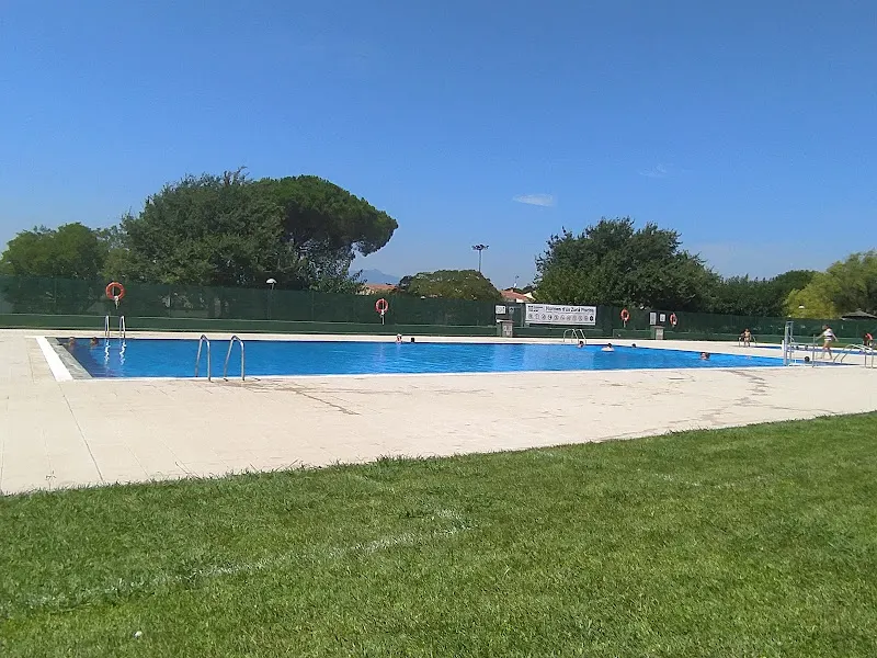 Piscina Municipal Sils - Piscina pública en Sils - foto 2
