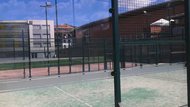 Karela Kiroldegia/Polideportivo Karela - Polideportivo en Orio - foto 2