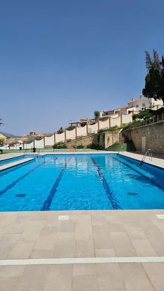 Piscina municipal - Castillo de Locubin