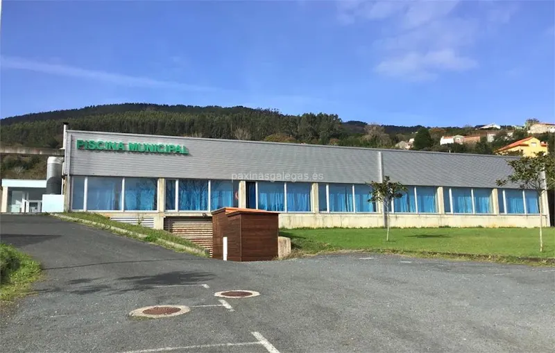 Piscina Municipal - Carino
