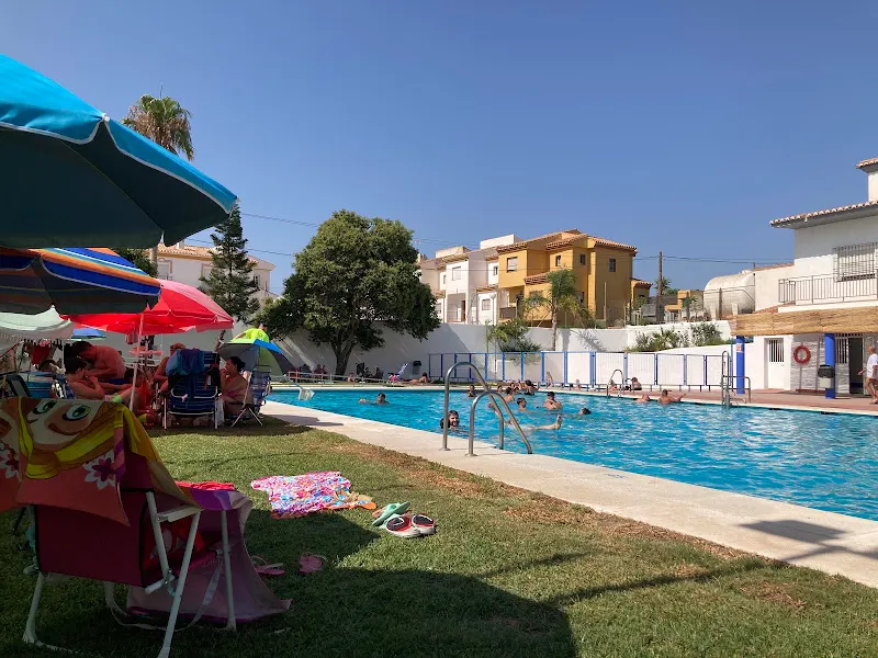Piscina municipal de Almogía - Piscina en Almogia - foto 2