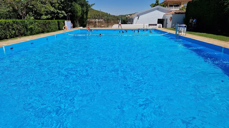 Piscina Municipal Cortijos Nuevos - Piscina pública en Hornos - foto 2