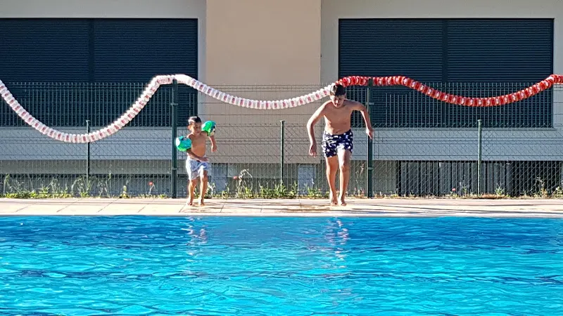 Piscinas Municipales - Monterrubio de Armuna