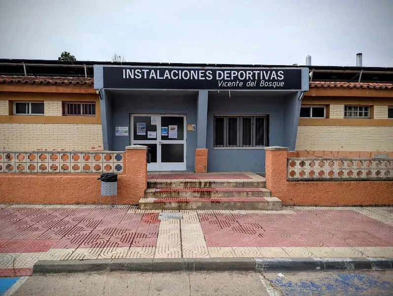 Piscina Pública Municipal de Utrillas - Instalaciones deportivas Vicente del Bosque - Utrillas