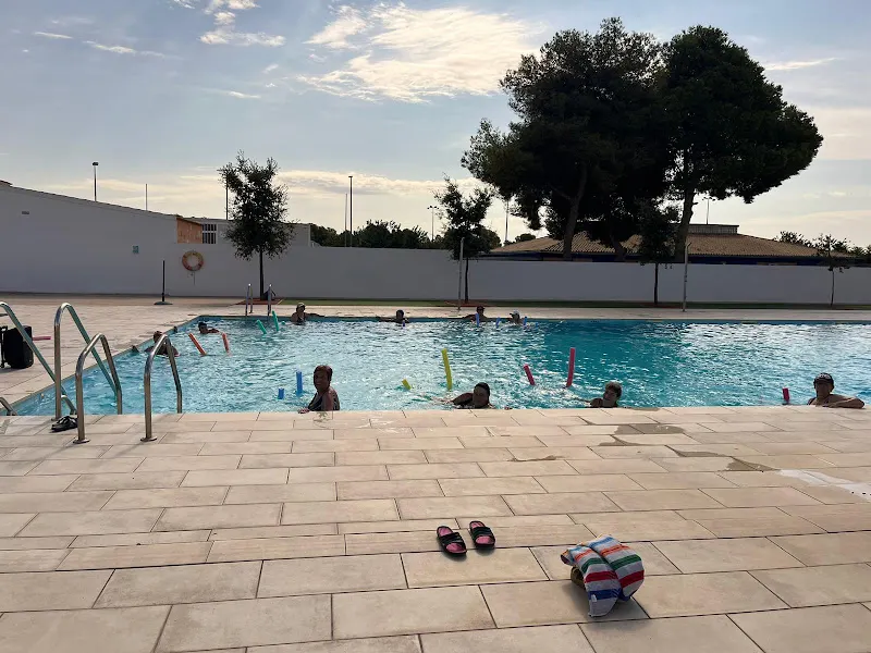 Piscina Municipal Santa Oliva - Santa Oliva