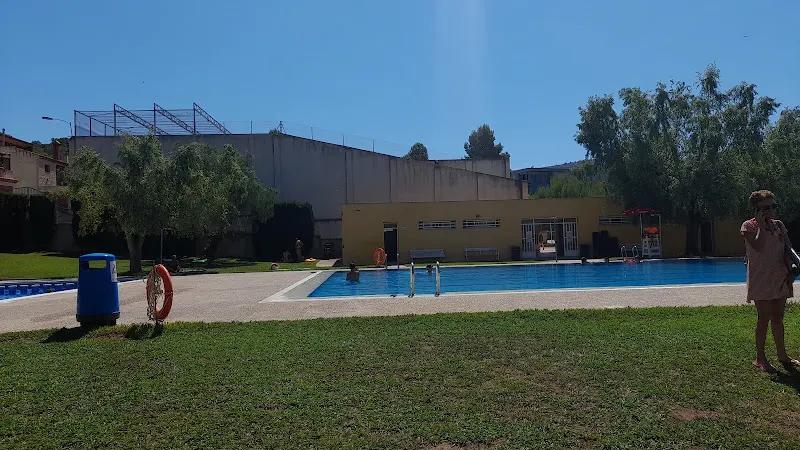 Piscina Pública Municipal de Cabanes. - Piscina pública en Cabanes - foto 2