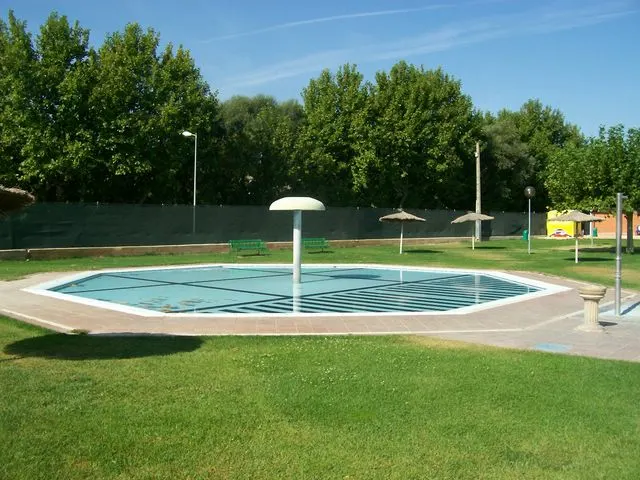 Piscina Pública Municipal de Andosilla. - Piscina pública en Andosilla - foto 2
