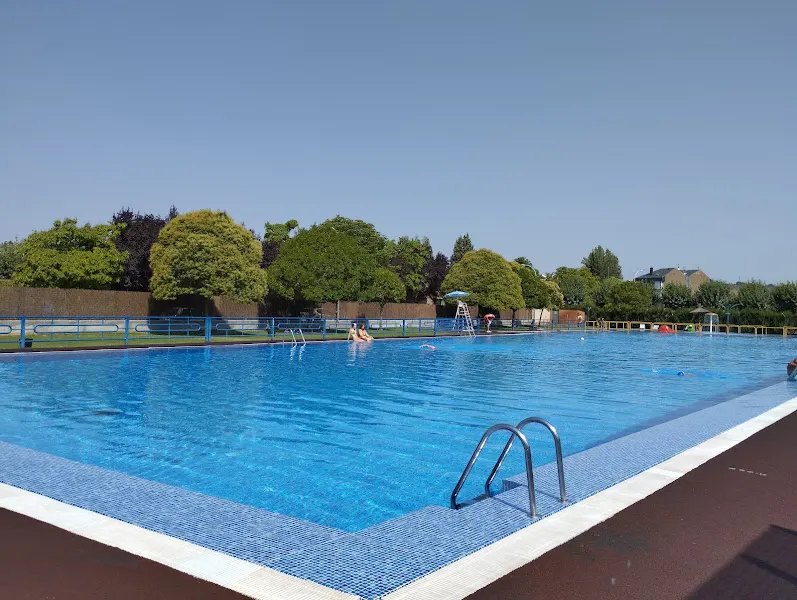Piscina Municipal - Benavides