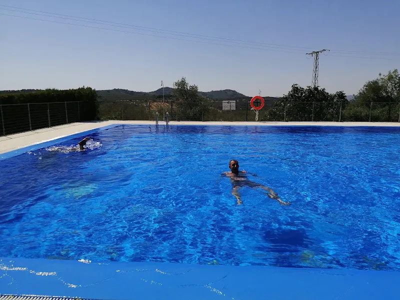 Piscina Municipal de Fuentes de León - Fuentes de Leon