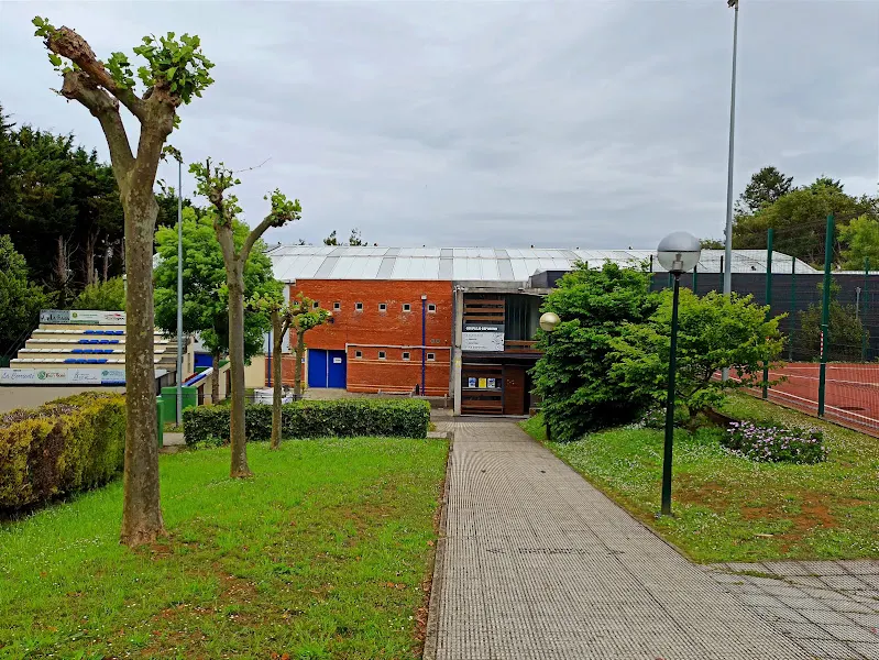 Polideportivo Municipal de Comillas - Comillas