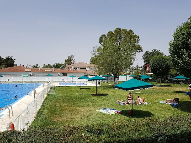 Piscina Municipal De Granja De Torrehermosa - Granja de Torrehermosa