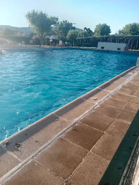 Polideportivo y Piscina Uceda