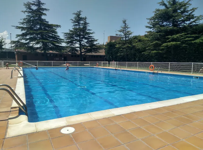 Piscina Pública Municipal de El Burgo de Ebro. - Piscina pública en Burgo de Ebro (El) - foto 2