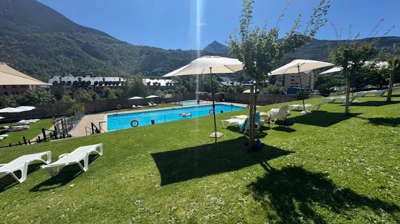 Piscina Pública Municipal de Benasque. en Benasque