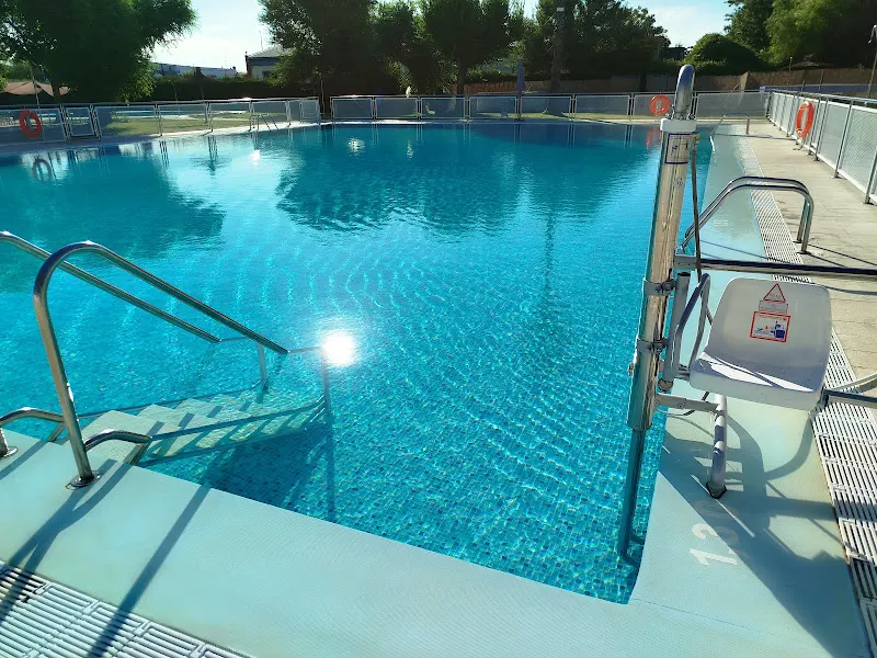Piscina Municipal - Piscina pública en Almoharin - foto 2