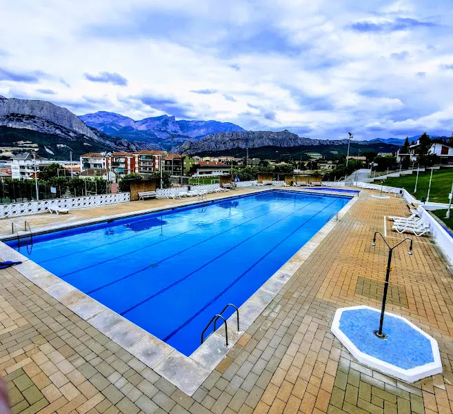 Piscinas Municipales de Oliana - Piscina en Oliana - foto 2