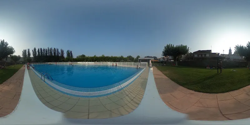 Piscinas Municipales - Murillo de Rio Leza