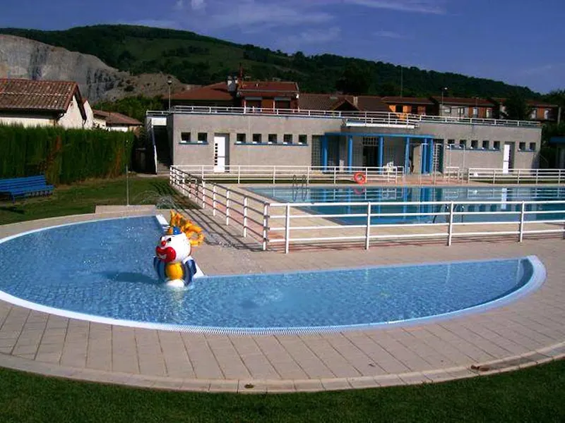 Piscina Pública Municipal de Olazagutía. - Piscina pública en Olazti/Olazagutia - foto 2