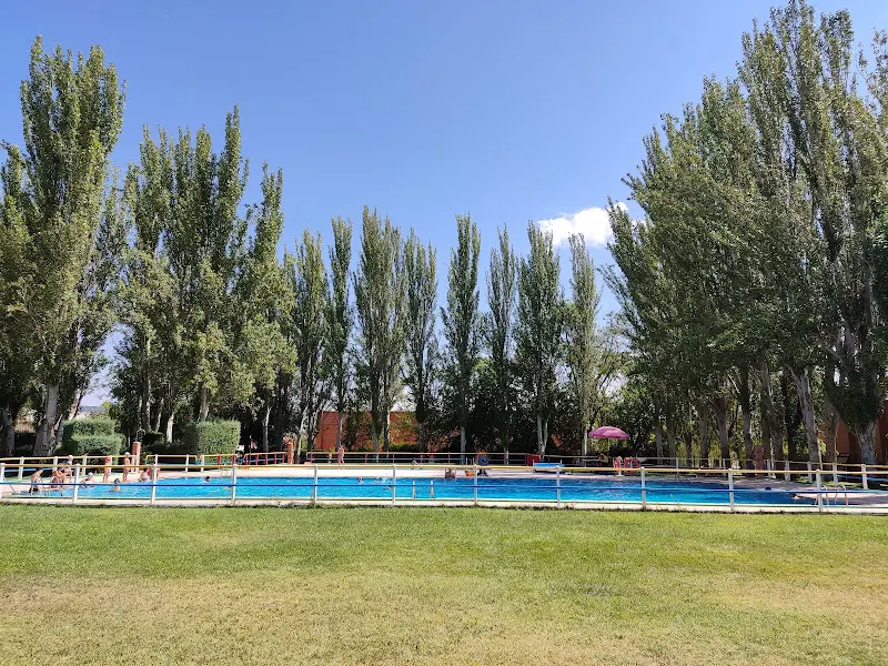 Piscinas municipales - Piscina pública en Alaejos - foto 2