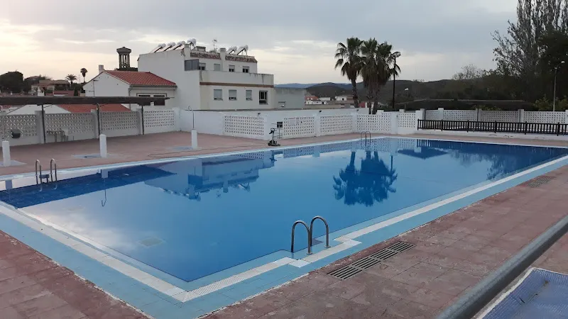 Piscina Pública Municipal de Soneja. - Piscina pública en Soneja - foto 2