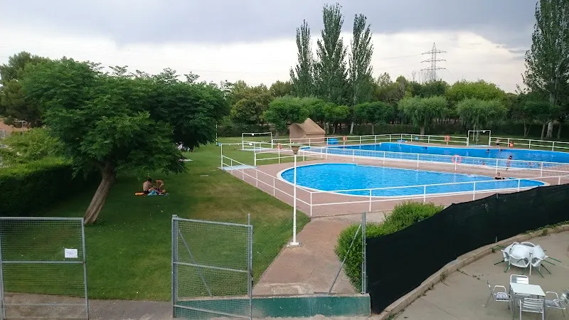 Pabellón Municipal - Polideportivo en Alfamen - foto 2