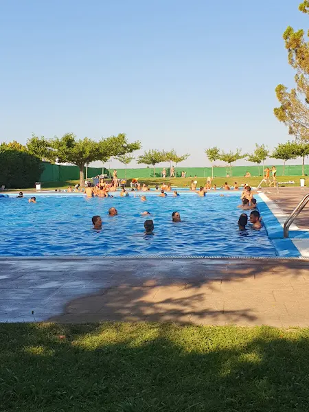 Piscinas - Club deportivo en Portella (La) - foto 2