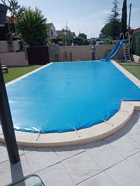 Rolimser Mantenimientos Integrales Comunidades Piscinas Jardines - Villanueva de Perales
