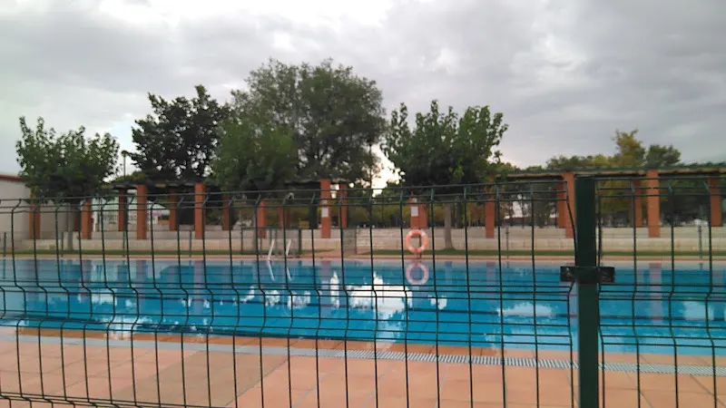 Piscina Pública Municipal de Escatrón. - Piscina pública en Escatron - foto 2