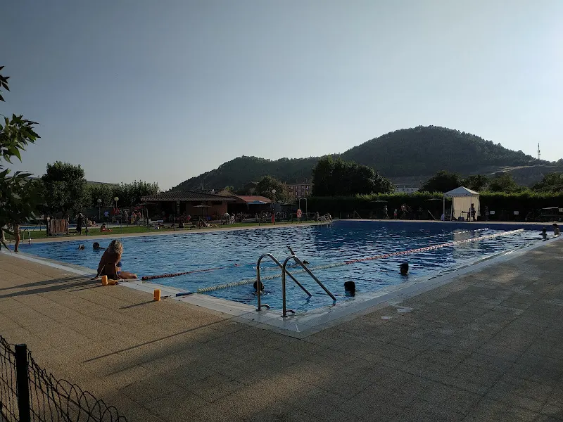 Piscinas Municipales - Ayerbe