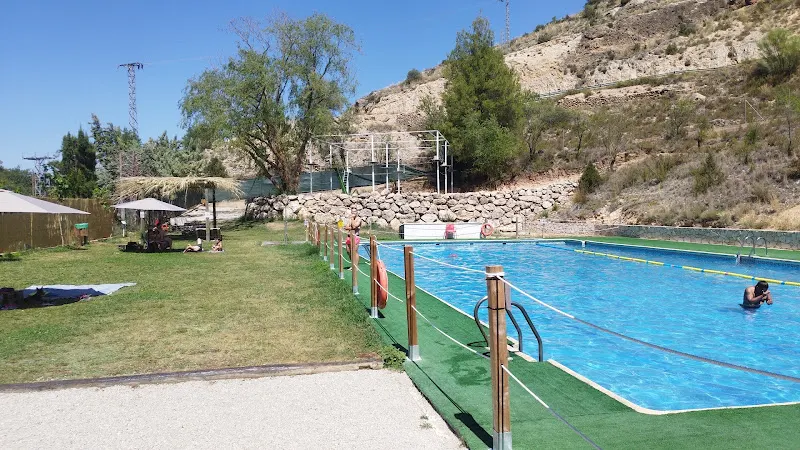 Piscina Pública Municipal de Letur. - Piscina pública en Letur - foto 2