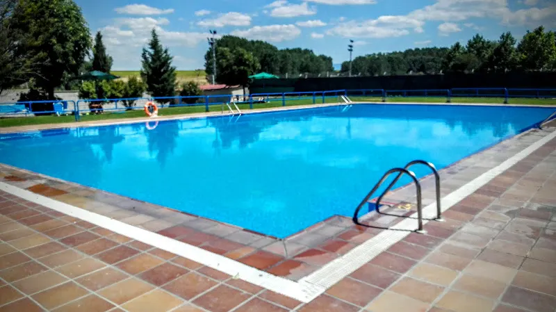 Piscina Municipal de Turégano - Piscina pública en Turegano - foto 2
