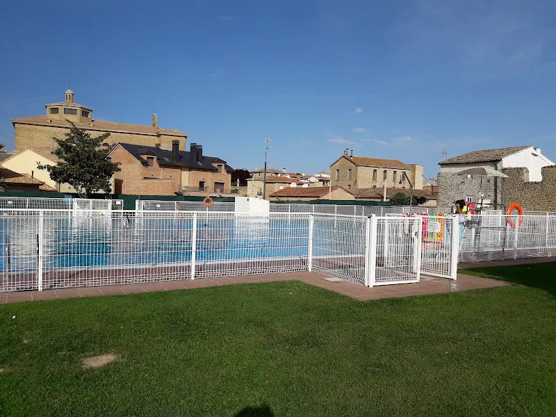 Piscina Pública Municipal de Allo. - Allo
